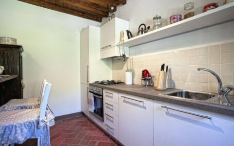 Villa Sole: Cabinetry, Kitchen Sink, Sink, Countertop, Tap, Building, Kitchen, Kitchen Stove, Wood, Lighting