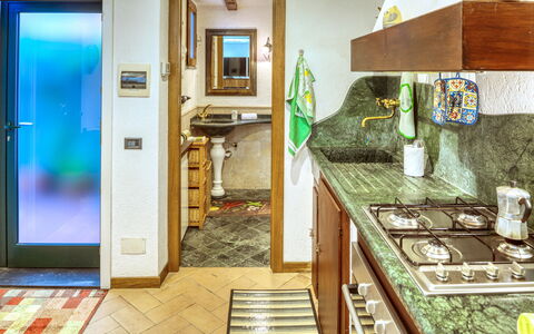 Mario - Levanto: Green, Room, Interior Design, Door, Floor, Home Door, Gas Stove, Kitchen Stove, House