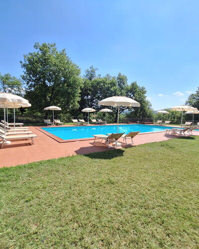 Agriturismo L'incrociata: Swimming Pool, Resort, Eco Hotel, Hacienda, Estate, Villa, Garden, Landscaping, Shade, Hotel
