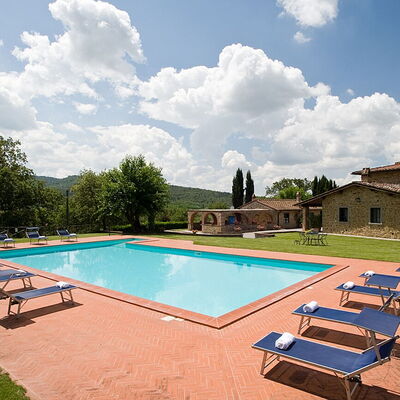 Cottage Capanna: Cloud, Plant, Sky, Property, Swimming Pool, Building, Water, Azure, Tree, Shade