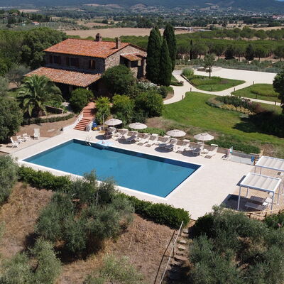 Campo Valerio: Water, Property, Building, Plant, Azure, Tree, Botany, Swimming Pool, Leisure, Residential Area