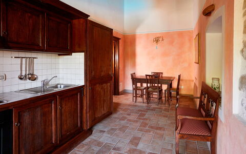 Agriturismo Il Molino Di Uncinano: Cabinetry, Furniture, Property, Countertop, Wood, Interior Design, Table, Lighting, Kitchen, Architecture