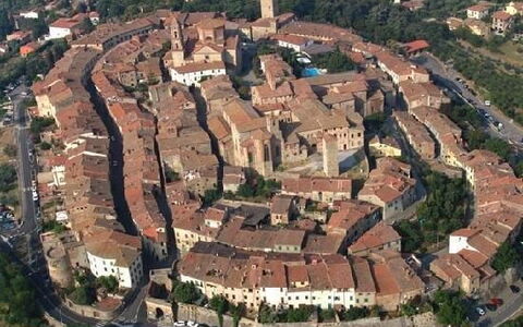 Residenza D'epoca: Building, Daytime, Property, Nature, Tree, House, Urban Design, Real Estate, Landscape, City