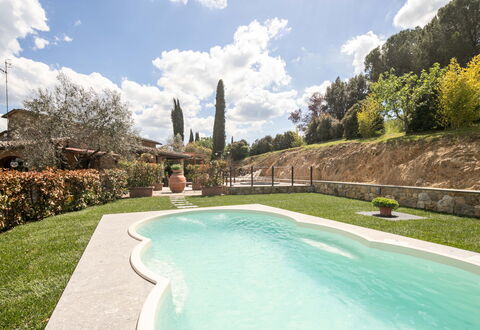 Valdambra Villa: Swimming Pool, Resort, Thermae, Eco Hotel, Estate, Hacienda, Garden, Leisure, Backyard, Landscaping