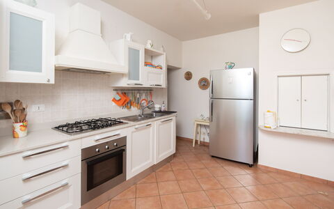 Villa Lastra: Cabinetry, Property, Countertop, Kitchen Stove, Kitchen Appliance, Interior Design, Home Appliance, Stove, Kitchen, Cooktop