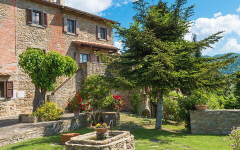 Villa Taragnano: Plant, Cloud, Sky, Window, Building, Flower, Vegetation, Land Lot, Grass, Tree