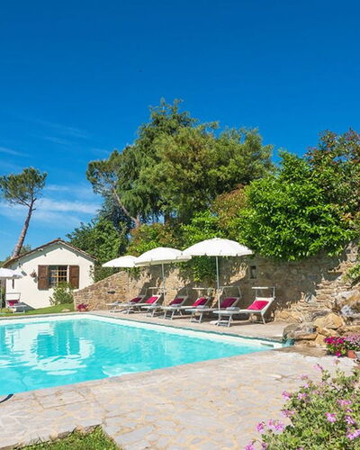 Villa Taragnano: Water, Plant, Sky, Building, Blue, Swimming Pool, Tree, Chair, Outdoor Furniture, Cloud
