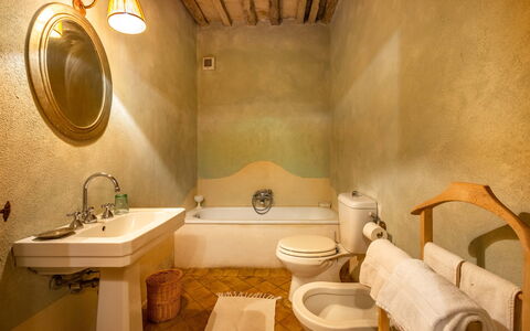 Lavacchio 10: Mirror, Tap, Plumbing Fixture, Sink, Property, Bathroom Sink, Bathroom, Building, Interior Design, Comfort