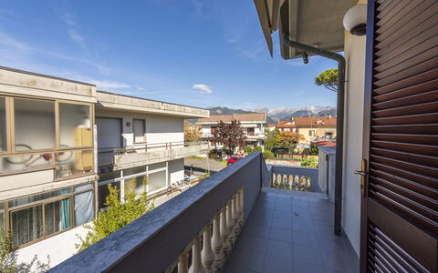 Residenza Garosi: Sky, Cloud, Plant, Building, Shade, Urban Design, House, Houseplant, Condominium, Residential Area