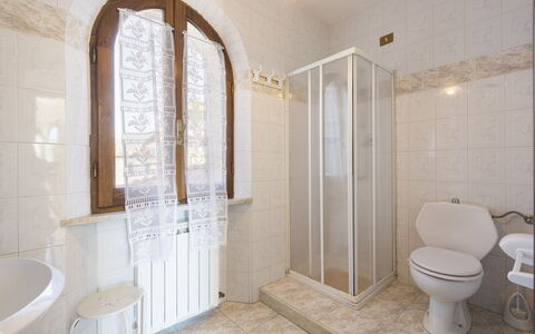 Residenza Garosi: Property, Plumbing Fixture, Tap, Bathroom, Shower Head, Interior Design, Shower, Wood, Floor
