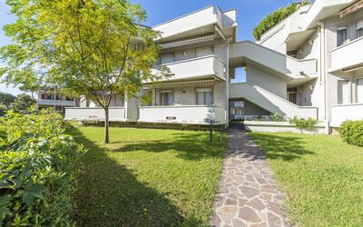 Casa Marina: Plant, Building, Property, Sky, Window, Land Lot, House, Grass, Vegetation, Urban Design