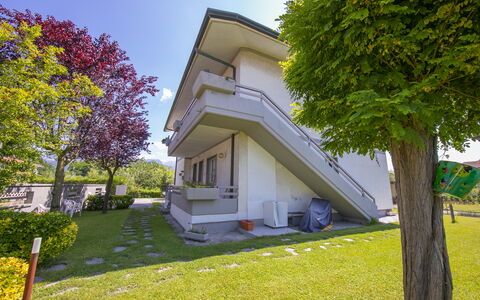 Pontremoli Apartments: Plant, Sky, Building, Property, Tree, Leaf, Architecture, Land Lot, Shade, Cottage