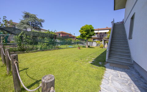 Pontremoli Apartments: Plant, Sky, Property, Building, Tree, Land Lot, Grass, Urban Design, Shade, Real Estate