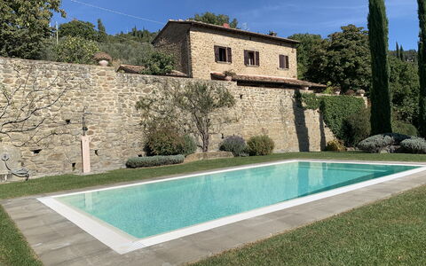 Villa Adelfa: Water, Sky, Building, Plant, Azure, Swimming Pool, Window, Rectangle, Tree, Land Lot
