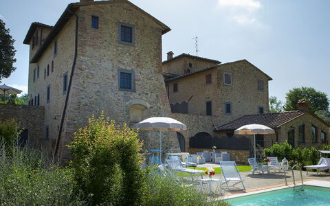 Villa Pianora: Plant, Sky, Water, Building, Swimming Pool, Cloud, Window, Tree, Umbrella, House