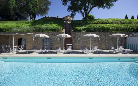 Chianti Fornace 1: Water, Sky, Plant, Swimming Pool, Tree, Shade, Outdoor Furniture, Building, Composite Material, Grass