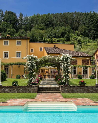Villa Castellaccio: Water, Plant, Sky, Cloud, Property, Building, Window, Tree, Nature, Green