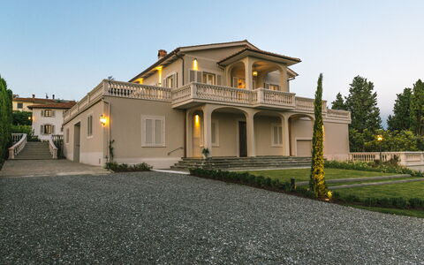 Le Due Ville: Sky, Plant, Building, Property, Window, Tree, House, Door, Facade, Road Surface