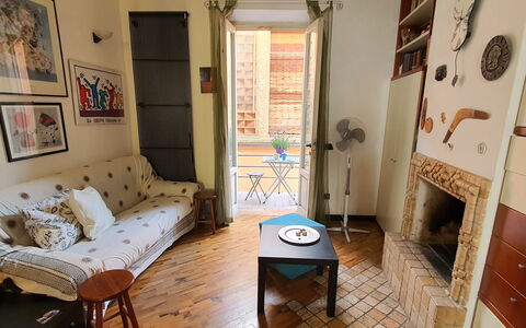 Lucida: Table, Furniture, Picture Frame, Property, Wood, Azure, Chair, Interior Design, Floor, Comfort