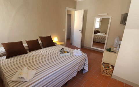 Loft Lucca: Property, Furniture, Building, Comfort, Wood, Interior Design, Floor, Flooring, Pillow