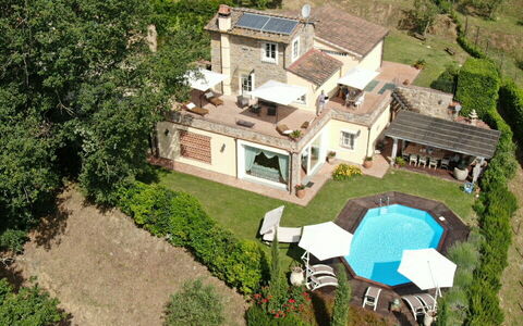 La Quiete: Building, Plant, Land Lot, House, Tree, Urban Design, Landscape, Residential Area, Grass, Real Estate