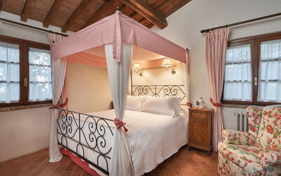 Accommodation:&nbsp;Santa Lucia