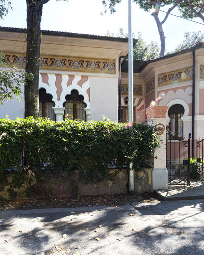 Villa Marconi: Plant, Property, Sky, Tree, Wall, Facade, Leisure, Building, City, Place Of Worship