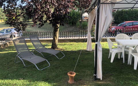 Il Campanile: Plant, Wheel, Shade, Tree, Car, Chair, Grass, Public Space, Tints And Shades