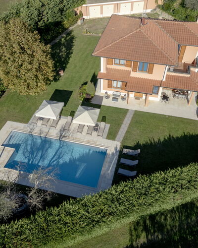 Villino Setteponti: Swimming Pool, Residential Area, House, Home, Roof, Estate, Resort, Human Settlement, Lawn, Villa