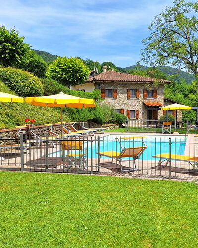 Villa Renaccio: Swimming Pool, Resort, Human Settlement, Eco Hotel, Thermae, Estate, Hacienda, Villa, Garden, Resort Town