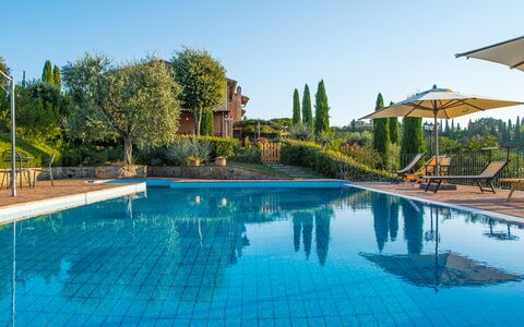 Villa i Colli: Water, Plant, Sky, Property, Swimming Pool, Azure, Tree, Building, Outdoor Furniture, Leisure