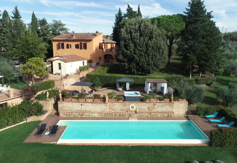 Villa Tresanti: Cloud, Plant, Sky, Property, Building, Green, Tree, Water, Swimming Pool, Window