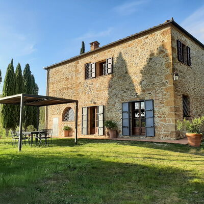 Casa Banditello: Sky, Plant, Building, Window, Cloud, Tree, Natural Landscape, House, Land Lot, Flowerpot