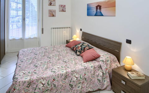 Apartment Fernanda 2 - Levanto: Furniture, Property, Window, Comfort, Wood, Textile, Interior Design, Architecture, Floor, Building