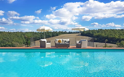 Casale Chieteno: Cloud, Water, Sky, Daytime, Plant, Swimming Pool, Blue, Nature, Building, Rectangle