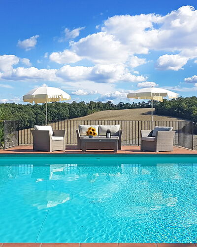 Casale Chieteno: Cloud, Water, Sky, Daytime, Plant, Swimming Pool, Blue, Nature, Building, Rectangle