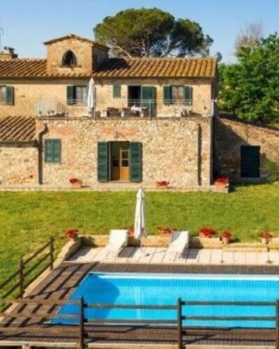 Podere La Sterza: Plant, Property, Building, Window, Sky, Tree, Water, Nature, Swimming Pool, House
