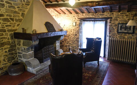 Casale Montanare: Building, Window, Wood, Interior Design, Table, Floor, Living Room, Flooring, Wall, Chair