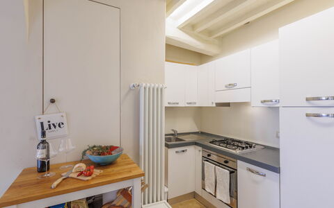 La Terrazza Sulla Valle: Cabinetry, Property, Kitchen Stove, Building, Gas Stove, Wood, Countertop, Kitchen, Kitchen Appliance, Cooktop