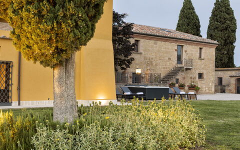 Villa Pianoia: Plant, Sky, Property, Building, Window, Tree, Land Lot, Vegetation, Yellow, Grass