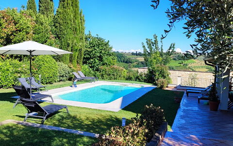 Villa Di Pillo: Plant, Sky, Water, Water Resources, Swimming Pool, Azure, Nature, Shade, Natural Landscape, Arecales
