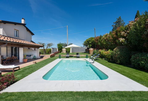 Villa Di Pillo: Plant, Sky, Water, Property, Tree, Leisure, Cloud, Swimming Pool, Grass, Residential Area