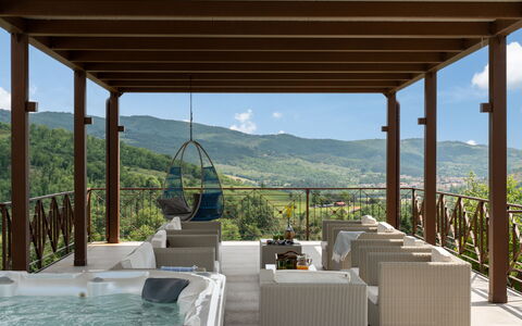 Villa Castelluccio - Arezzo, Toscana: Sky, Property, Water, Flowerpot, Plant, Azure, Shade, Outdoor Furniture, Interior Design, Architecture