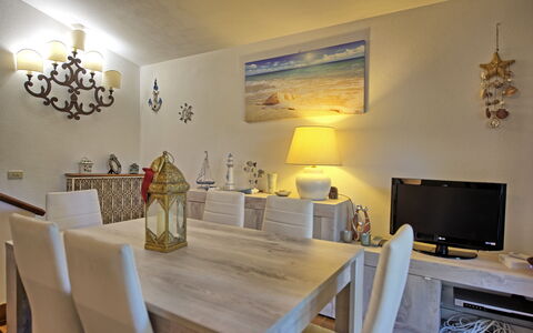 Le Dune: Table, Furniture, Property, Building, Interior Design, Wood, Desk, House, Chair