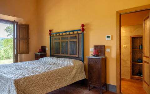 Villa Belvedere - Ambra: Wall, Furniture, Bedroom, Interior Design, Wood, Flooring, Bed, Bed Sheet, Floor, Bedding