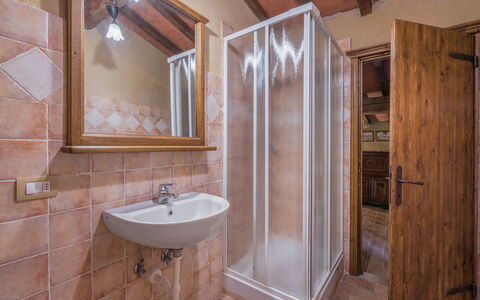 Mulino Al Suono - Badia Agnano, Toscana: Mirror, Tap, Sink, Plumbing Fixture, Property, Bathroom Sink, Bathroom, Wood, Building, Interior Design