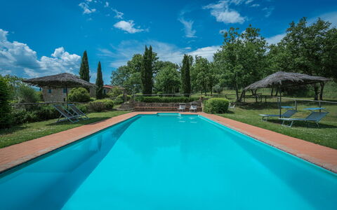 Borgo La Casina - Badia Agnano, Toscana: Water, Cloud, Plant, Property, Sky, Swimming Pool, Azure, Blue, Tree, Shade