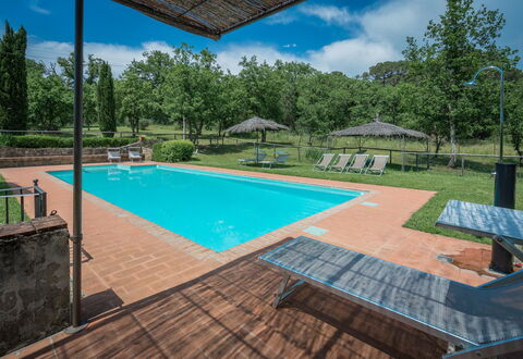 Borgo La Casina - Badia Agnano, Toscana: Water, Sky, Property, Plant, Swimming Pool, Building, Cloud, Shade, Azure, Tree
