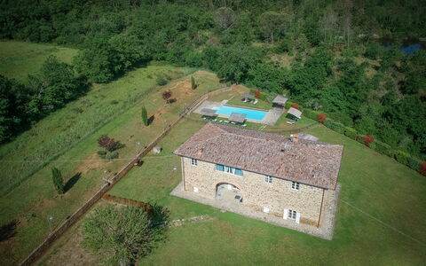 Leopolda In Selvarella Pool And Wi-fi: Building, Land Lot, Slope, Natural Landscape, House, Landscape, Grass, Tree, Grassland, Urban Design