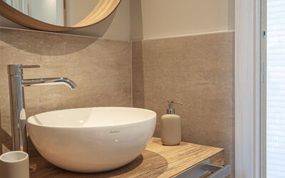 Accommodation:&nbsp;Pesco - First Floor Equipped Suite